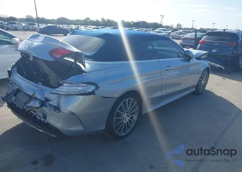 2017 Mercedes-Benz C 300 z USA, uszkodzony, nr VIN WDDWK4JB2HF522333